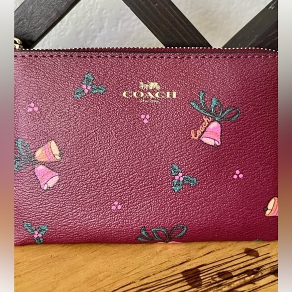 NWT Coach Wristlet Holiday Berries - Picture 5 of 16